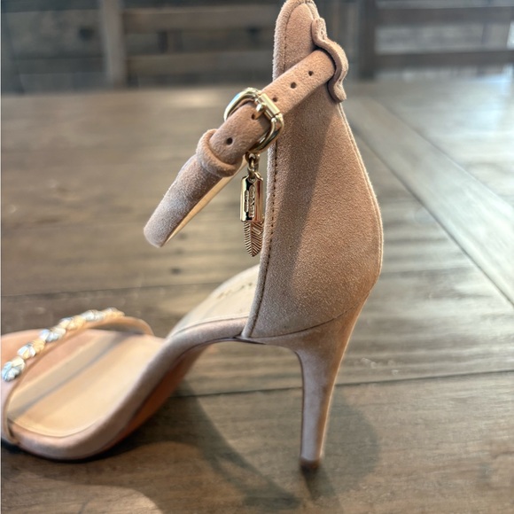 Coach - Picture 3 of 5